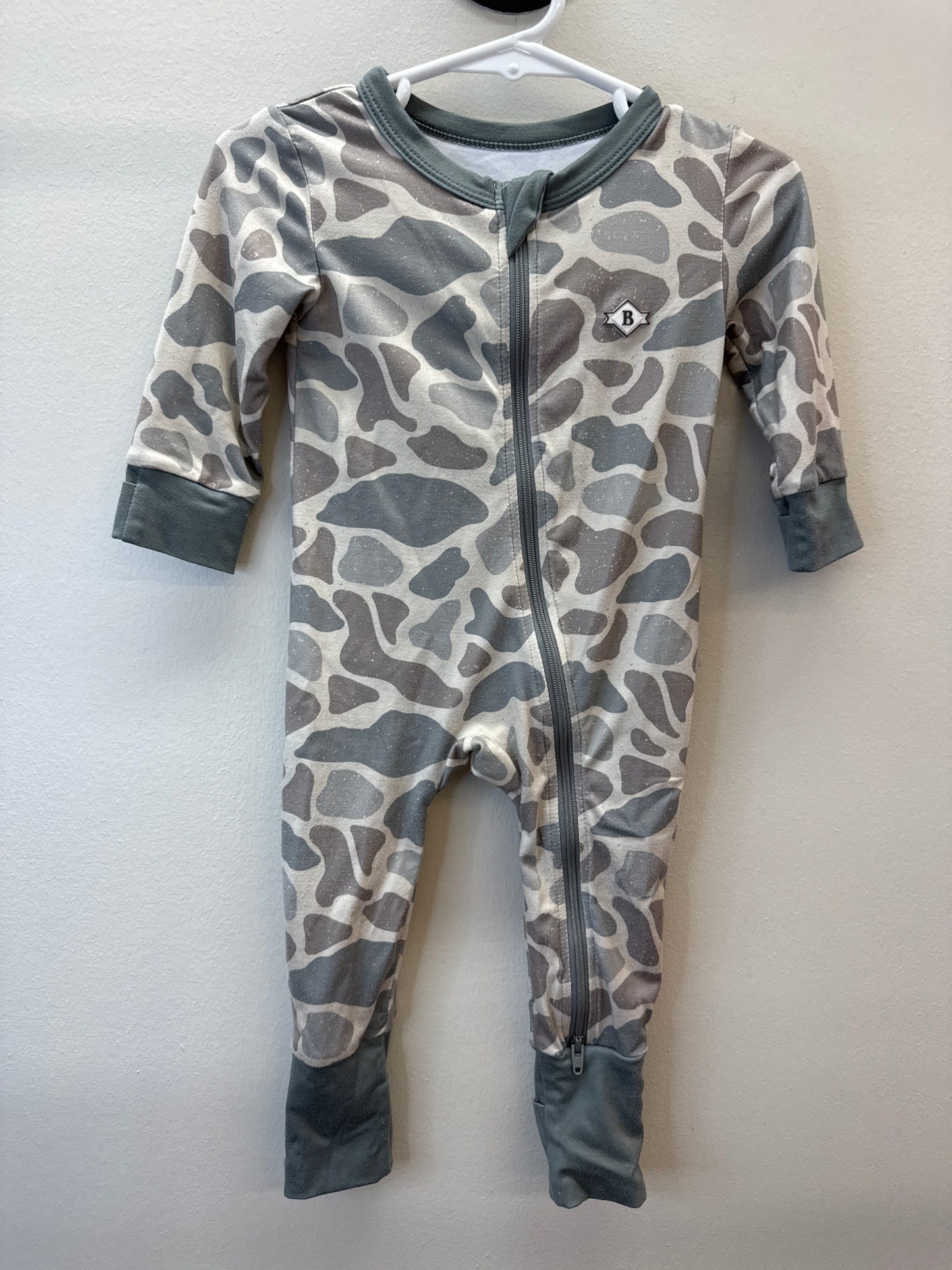 PK 0002 Burlebo Camo Zip-up Pajama - 3/6 month