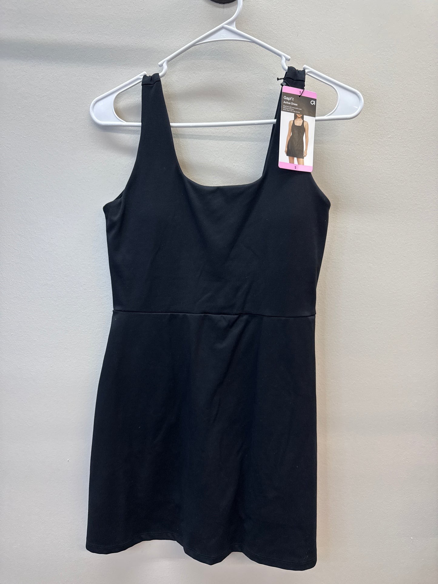 PK 0006 NWT GapFit Black Athletic Dress- Small