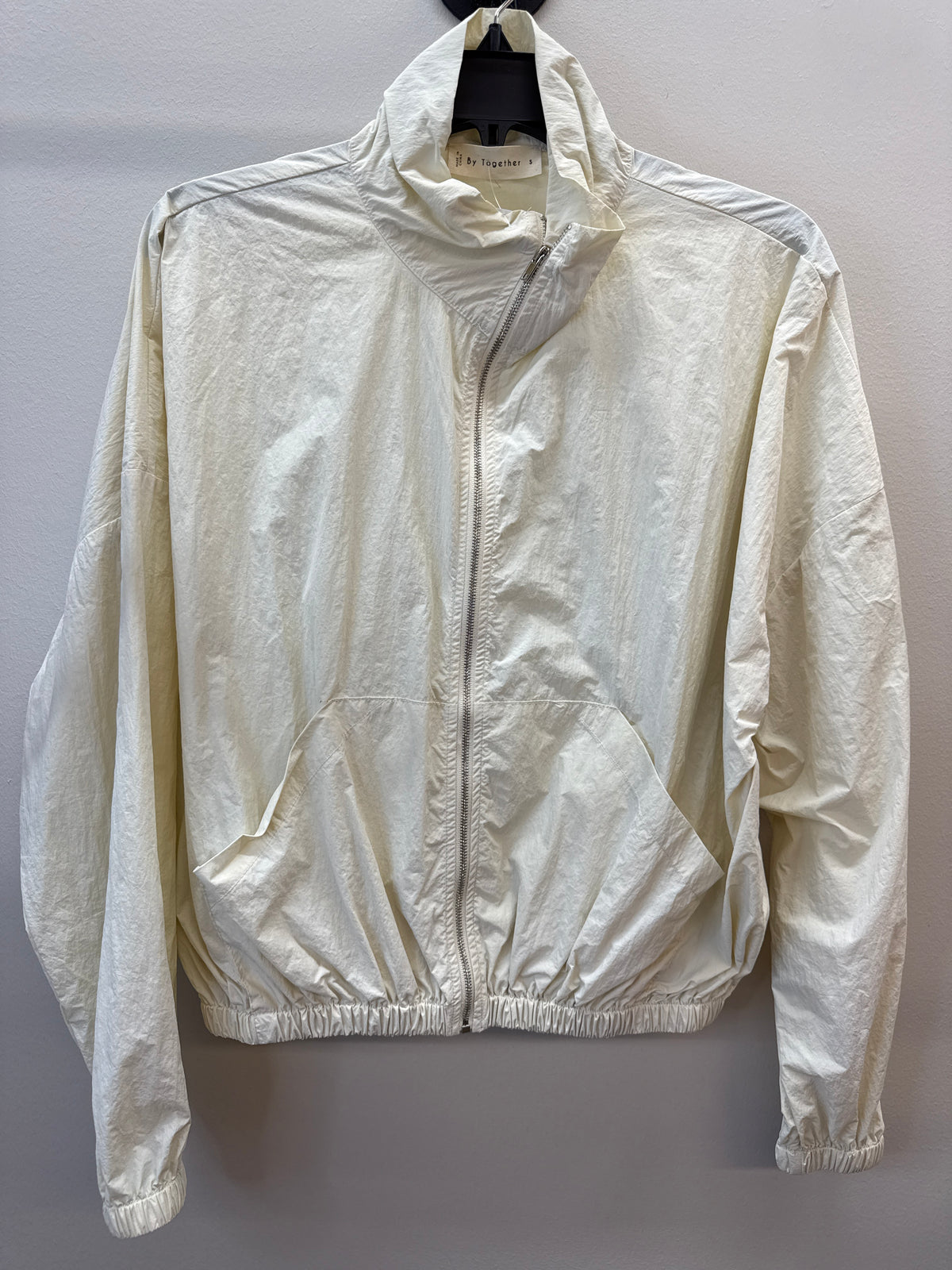 PK*0005 NWT Cream Zip Jacket - Small