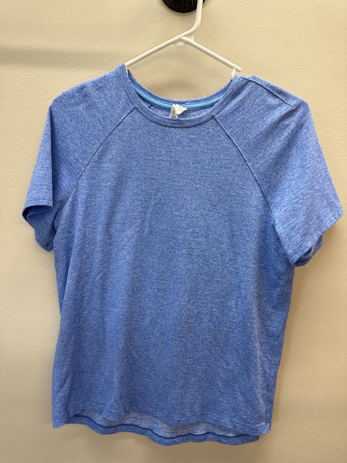 PK 0006 Lululemon Blue Tshirt - sz 6