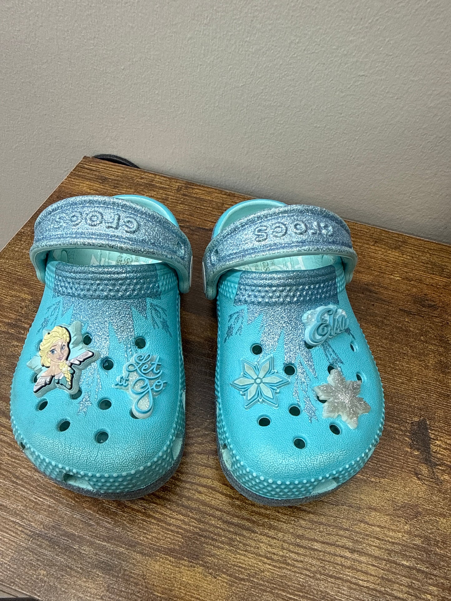 GR*0016 Elsa Crocs - childs 7