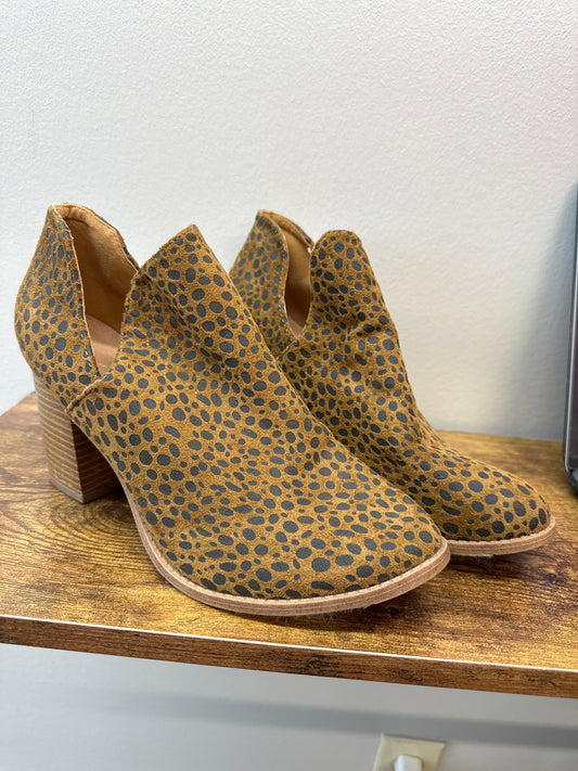 PK 0006 Cheetah Ankle Heeled Bootie - 9