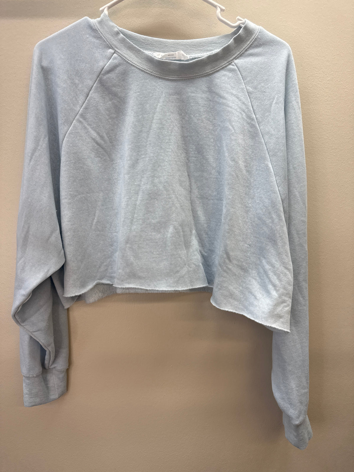 YW 0004 Lt Blue Crop Pullover - Medium
