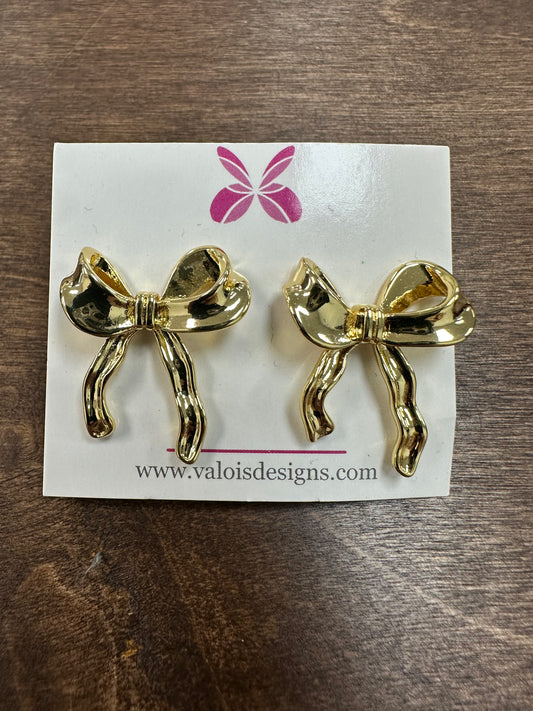 Wavy Bow Stud Earrings